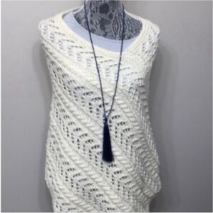 New Women’s Hand Knit White Wool Poncho S/M